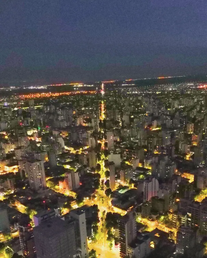 La Plata de noche, vista desde un dron